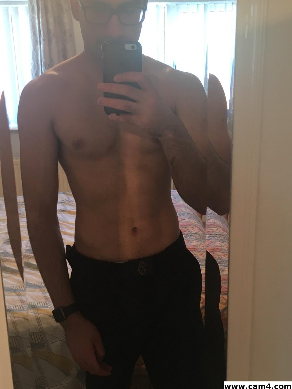 Huge_Cock_78 from United Kingdom