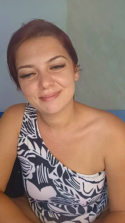 LadyNora26 from Romania