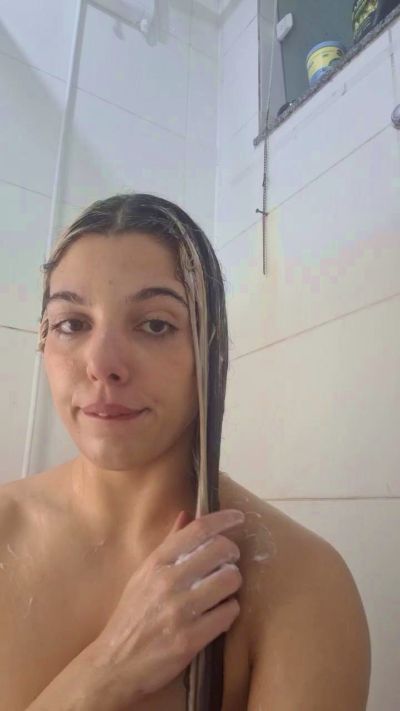 LizzieBlack from France