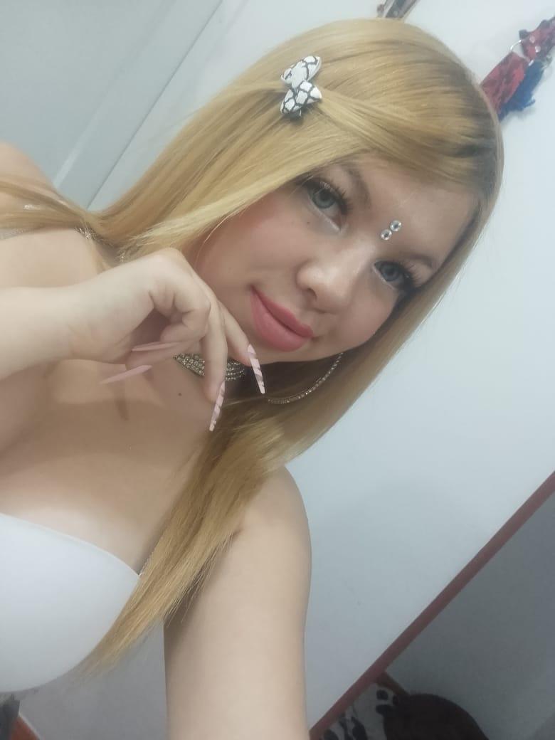 Lola_starx from Colombia