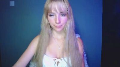 LuciaAdorable from United Kingdom