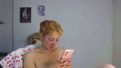 sarahlovesu from France