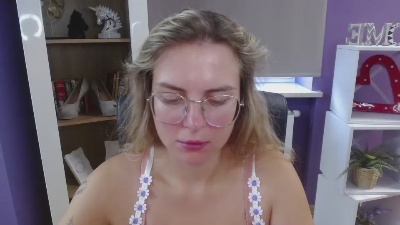 xZoey from United Kingdom